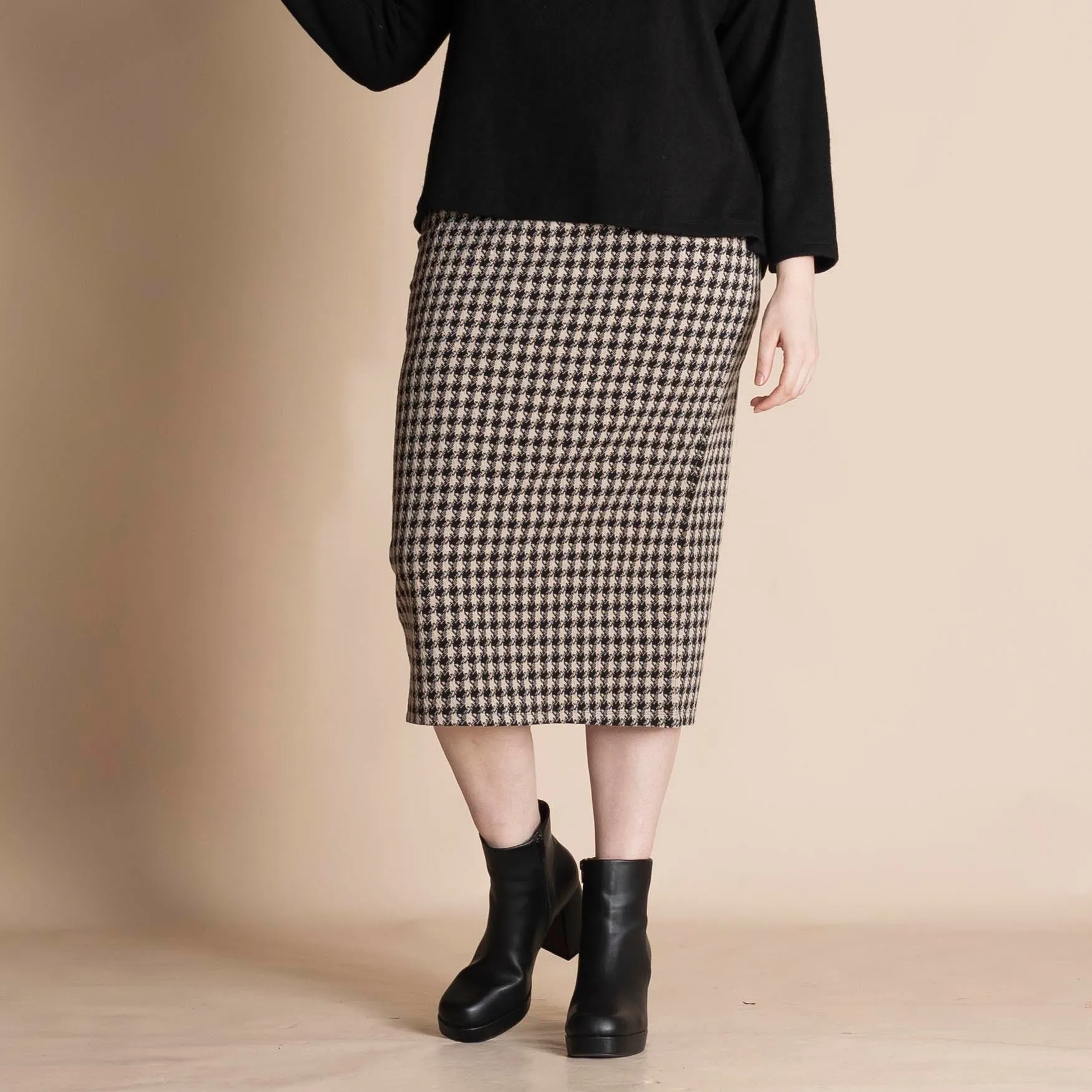 houndstooth pencil skirt