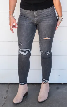 SUPER HIGH RISE CROP SKINNY JEANS WITH PATCH - Final Sale