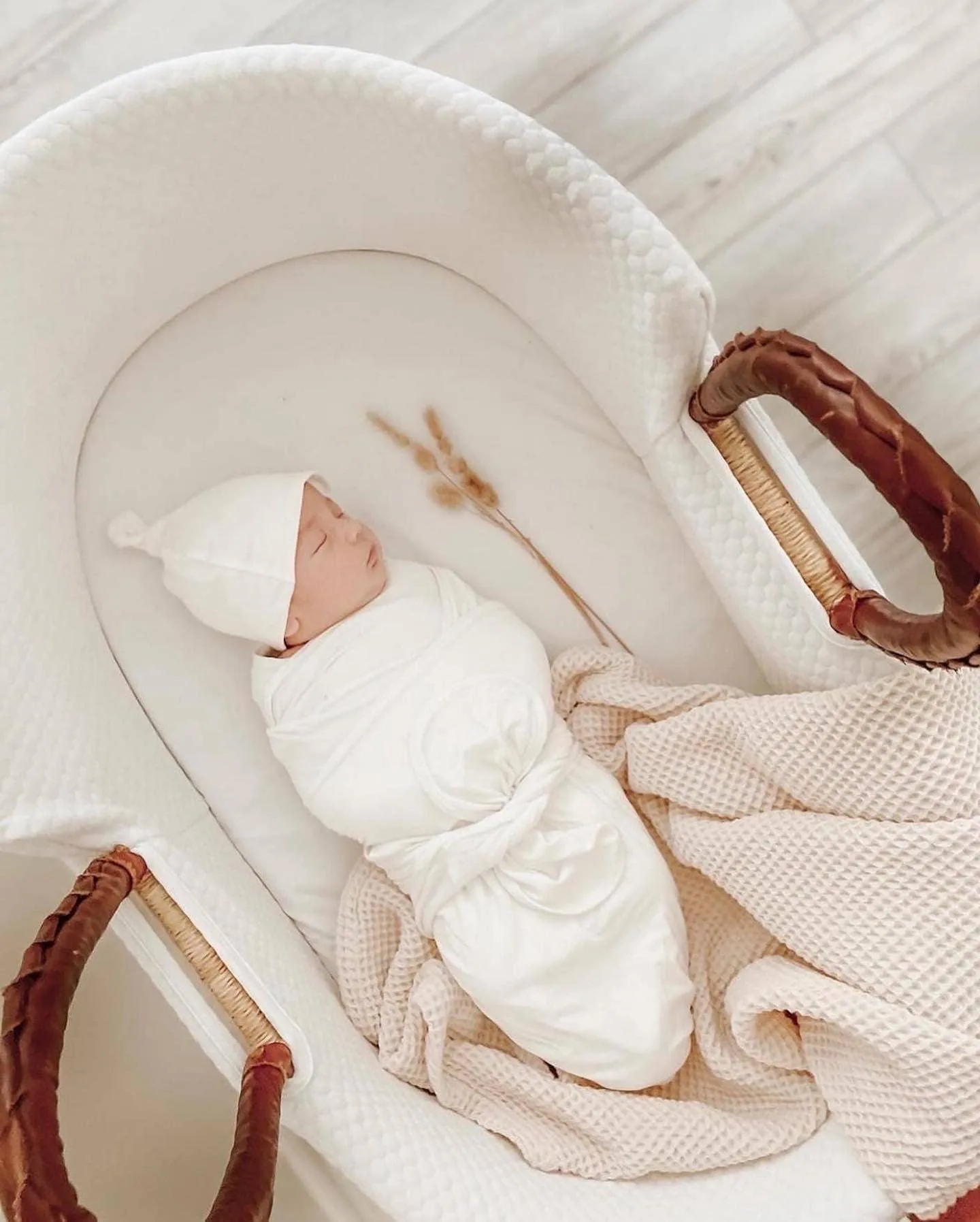 Swaddle Blanket & Baby Hat - White